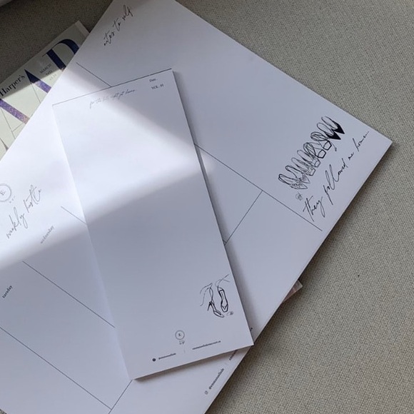 Weekly hustle Planner | white with black binding - Picture 2 of 7